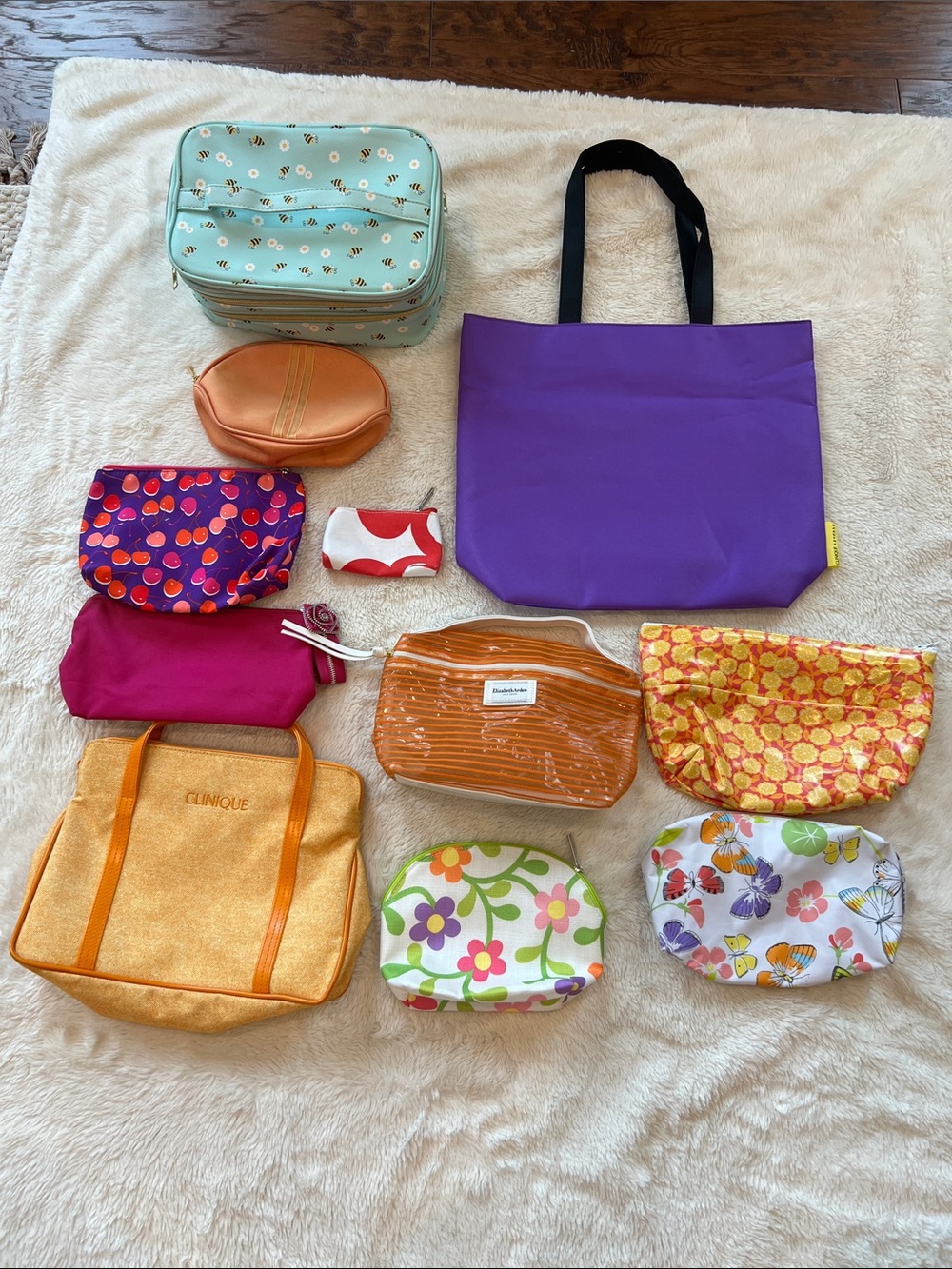 Lot of Elizabeth Arden, Clinique , Estée Lauder misc makeup bags